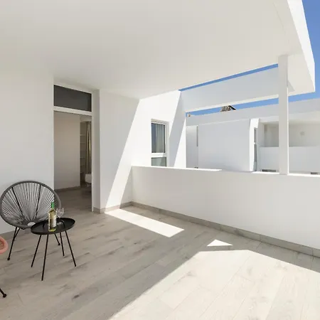 Papaya By Escape 티아즈